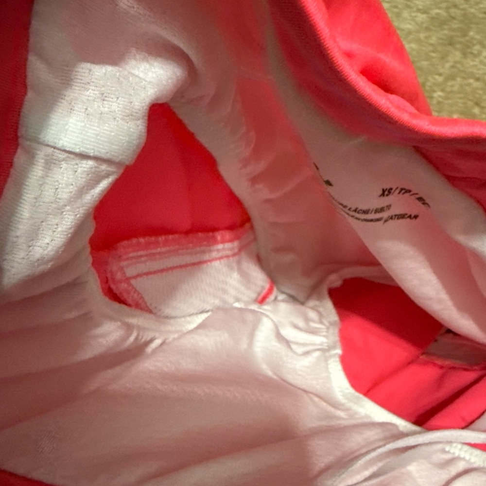 Under Armour Heat Gear Loose Fit Hot Pink Shorts Womens XS Extra Small - Picture 6 of 7